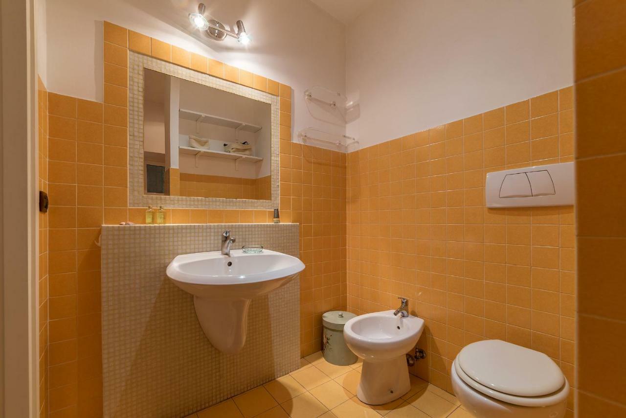 Colosseo & San Clemente Cozy Flat Рим Экстерьер фото
