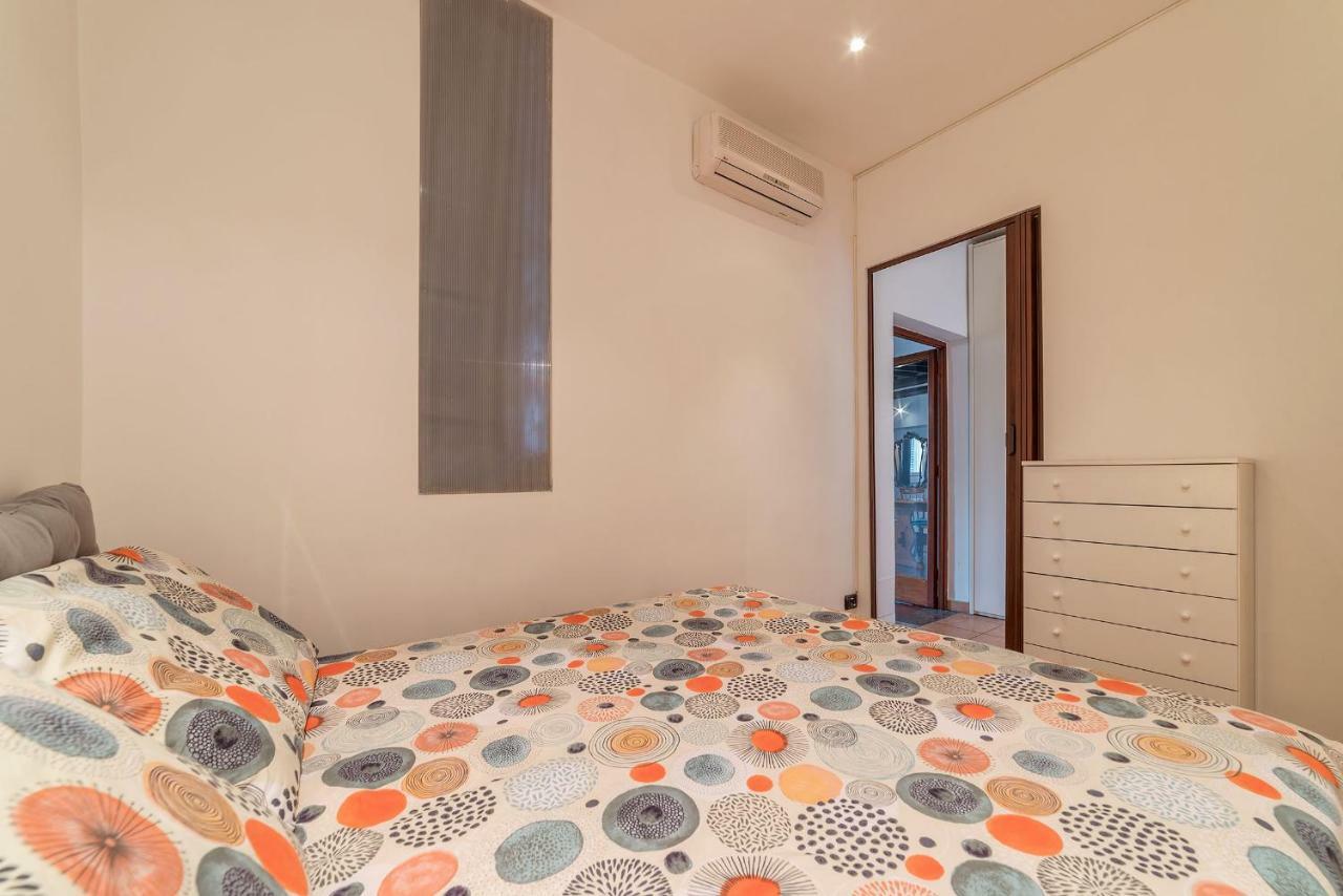 Colosseo & San Clemente Cozy Flat Рим Экстерьер фото